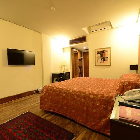 Regency Inn Hotel Lahore Eksteriør billede
