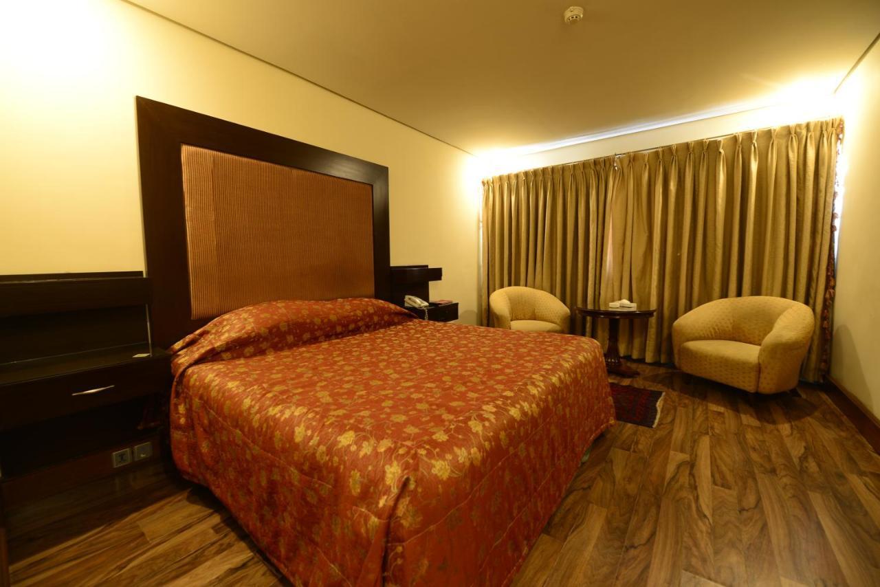Regency Inn Hotel Lahore Eksteriør billede