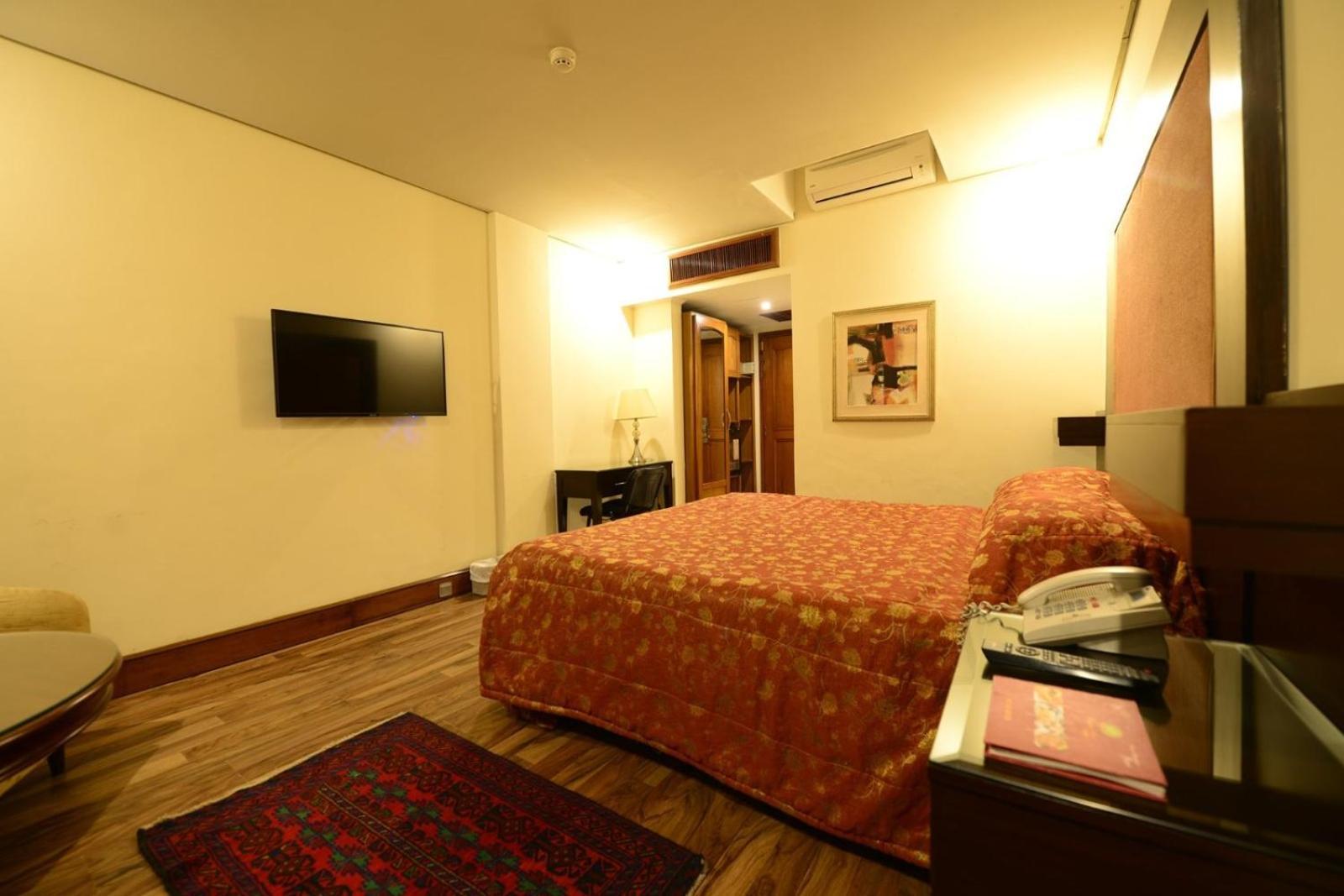 Regency Inn Hotel Lahore Eksteriør billede